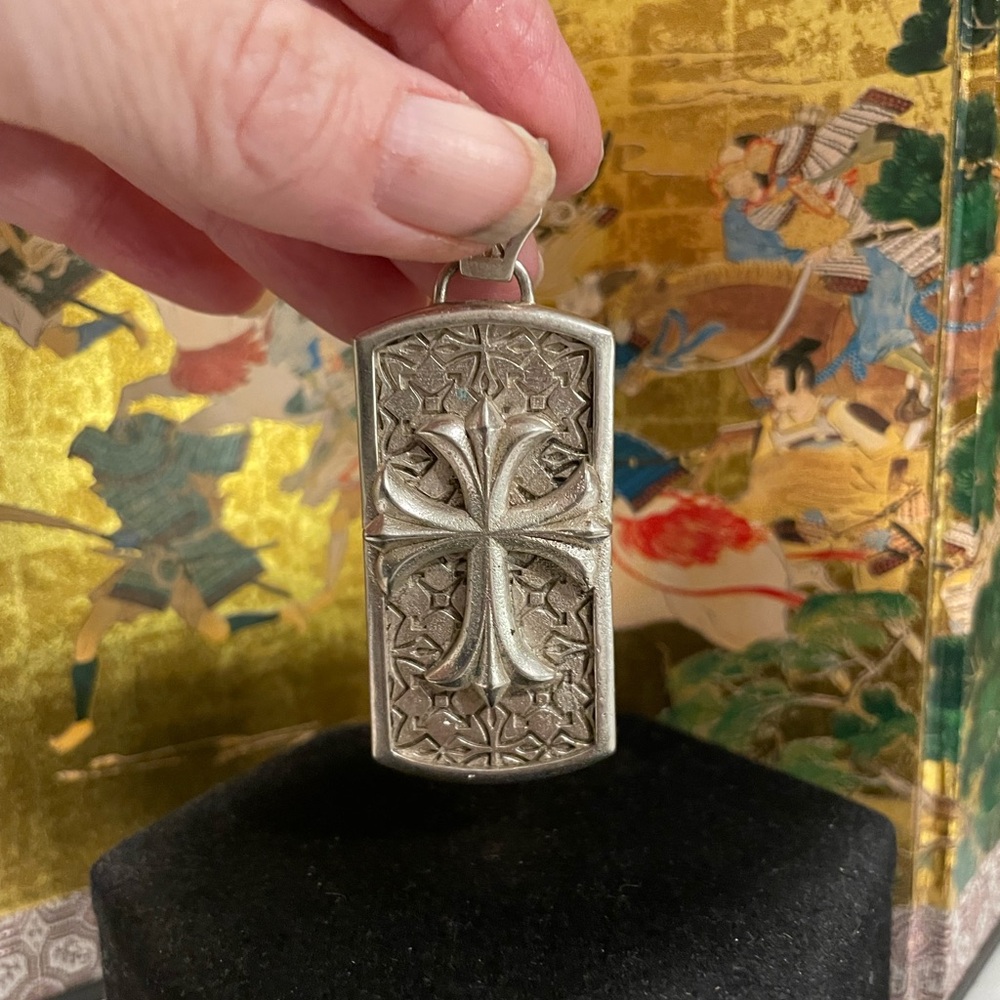 Intricate Silver Cross DogTag Pendant - Picture 3 of 8
